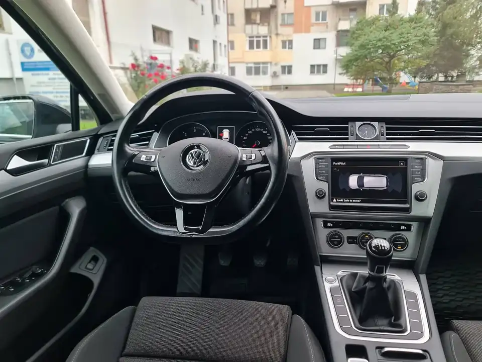 Volkswagen Passat 2.0 TDI BlueMotion Technology Comfortline – poza 4